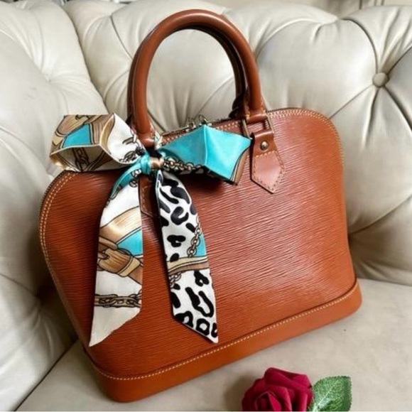 Louis Vuitton EUC Epi Alma PM - Picture 4 of 17